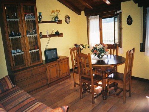 Casa Herrero Oto Bilik gambar