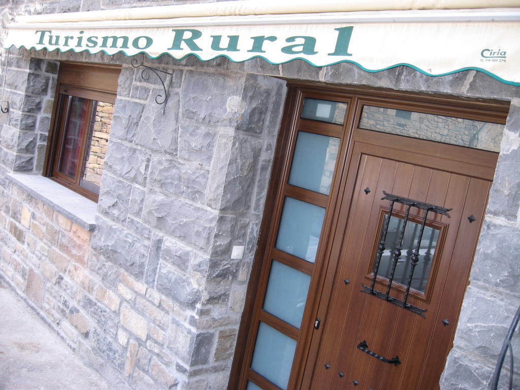 Casa Herrero Oto Bilik gambar