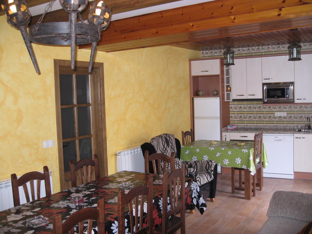 Casa Herrero Oto Bilik gambar