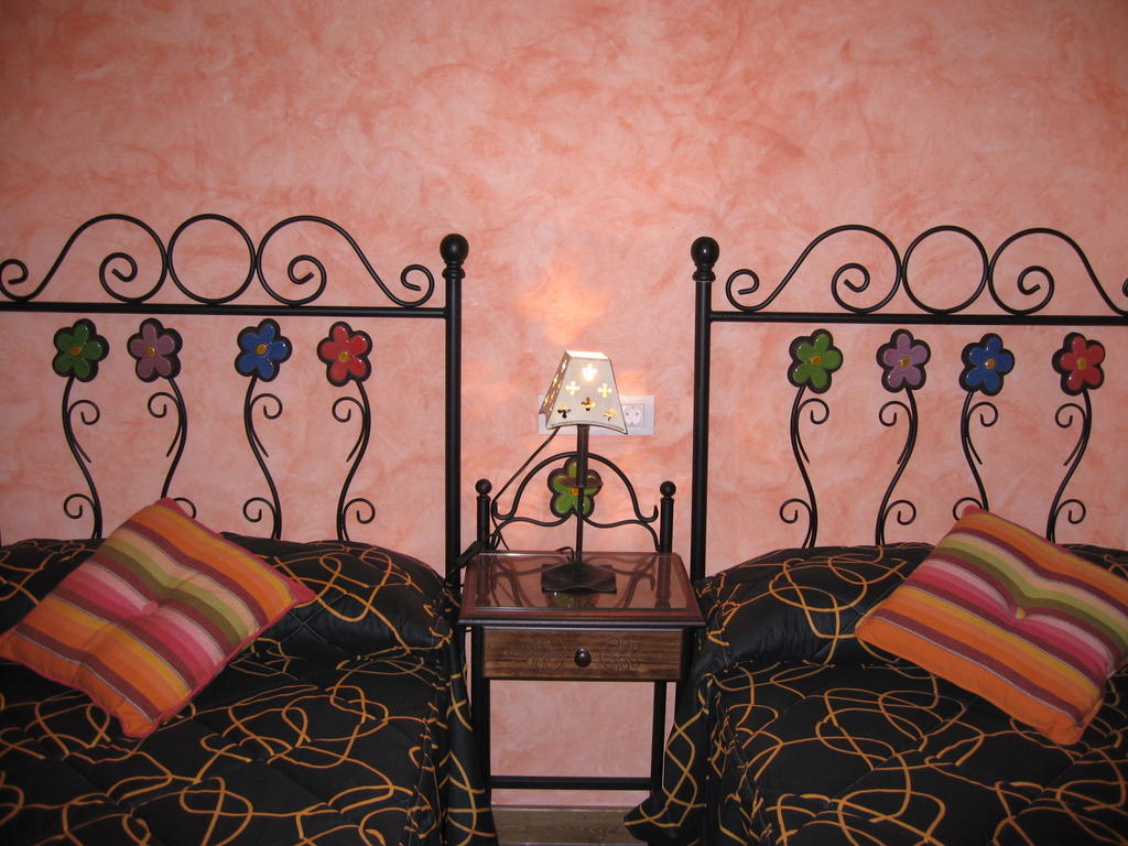 Casa Herrero Oto Bilik gambar