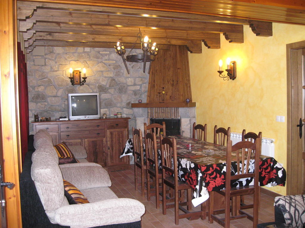 Casa Herrero Oto Bilik gambar
