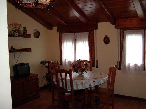 Casa Herrero Oto Bilik gambar