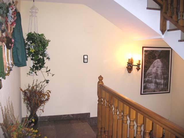 Casa Herrero Oto Bilik gambar