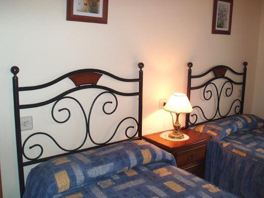 Casa Herrero Oto Bilik gambar