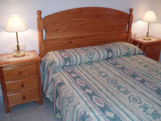 Casa Herrero Oto Bilik gambar